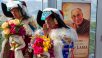 Гонпа тосгоны Бурхан багшид мөргөж, суваргаар зочлов.