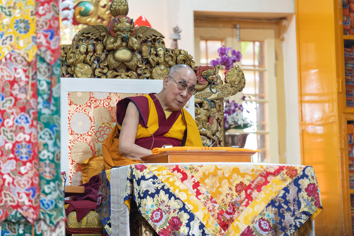 Дээрхийн Гэгээнтэн Далай Лам Азийн сүсэгтнүүдэд зориулан айлдаж буй номын айлдварын хоёр дахь өдөр. Энэтхэг, ХП, Дарамсала. 2019.09.05. Гэрэл зургийг Тэнзин Чойжор. 