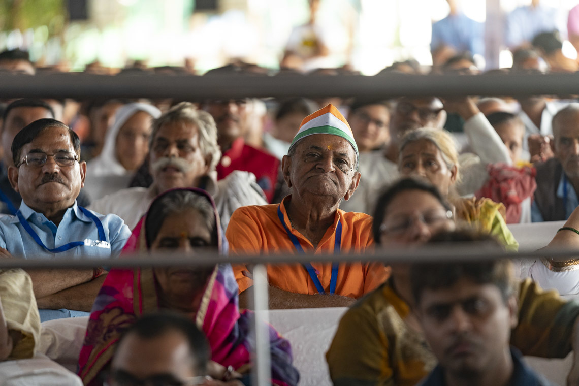 Үйл ажиллагаанд оролцогчид Дээрхийн Гэгээнтэн Далай Ламын үгийг сонсож байгаа нь. Энэтхэг, Шинэ Дели. 2019.09.25. Гэрэл зургийг Тэнзин Чойжор.