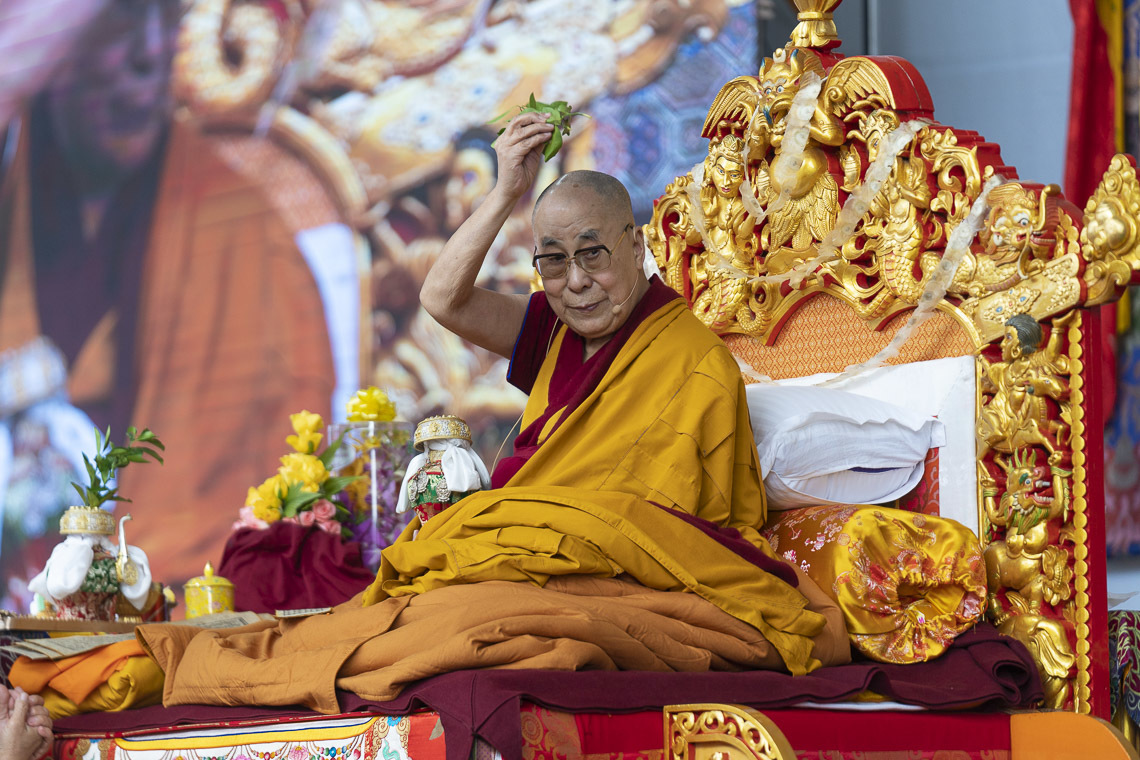 Дээрхийн Гэгээнтэн Далай Лам Жанрайсиг бурханы авшиг хүртээв. Энэтхэг, Бихар, Бодьгаяа. 2020.01.03. Гэрэл зургийг Тэнзин Чойжор.