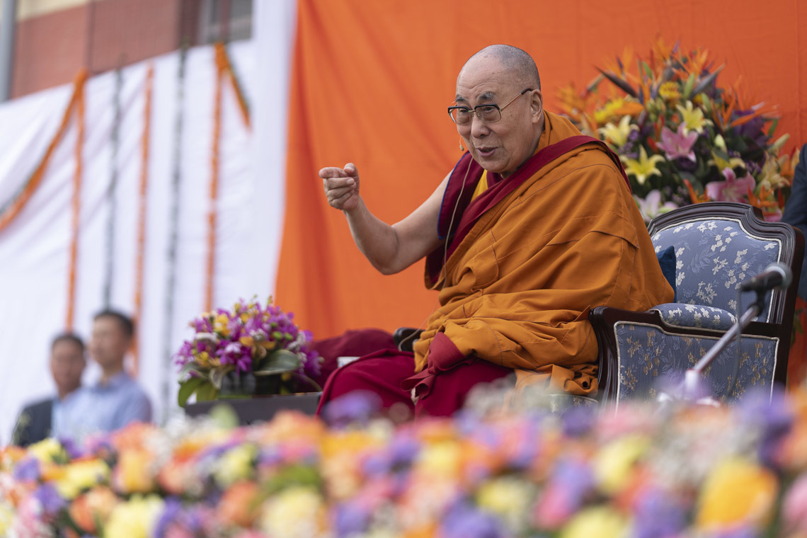 Дээрхийн Гэгээнтэн Далай Лам “Түшита” төвийн 40 жилийн ойн баярт оролцон үг хэлж байгаа нь. Энэтхэг, Шинэ Дели. 2019.11.20. Гэрэл зургийг Тэнзин Чойжор.  