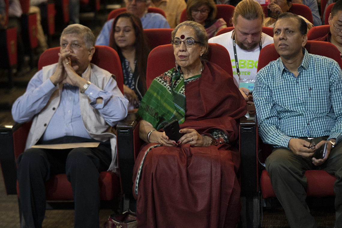 Энэтхэгийн Технологийн Институтэд Дээрхийн Гэгээнтэн Далай Ламын айлдварыг сонсож буй үзэгчид. Энэтхэг, Мумбай. 2018.12.14. Зургийг Лувсан Цэрин.
