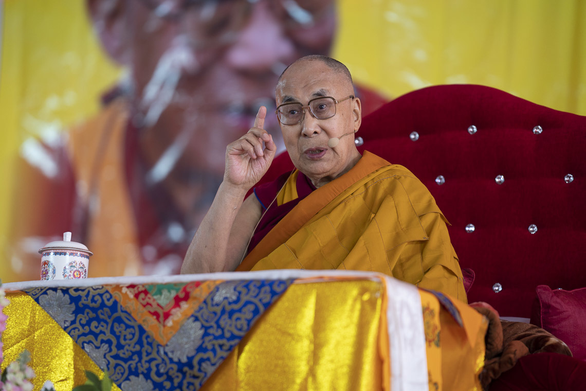 Дээрхийн Гэгээнтэн Далай Лам Санкиса дахь номын айлдварын эхний өдөр. Энэтхэг, УП, Санкиса. 2018.12.03. Гэрэл зургийг Лувсан Цэрин.