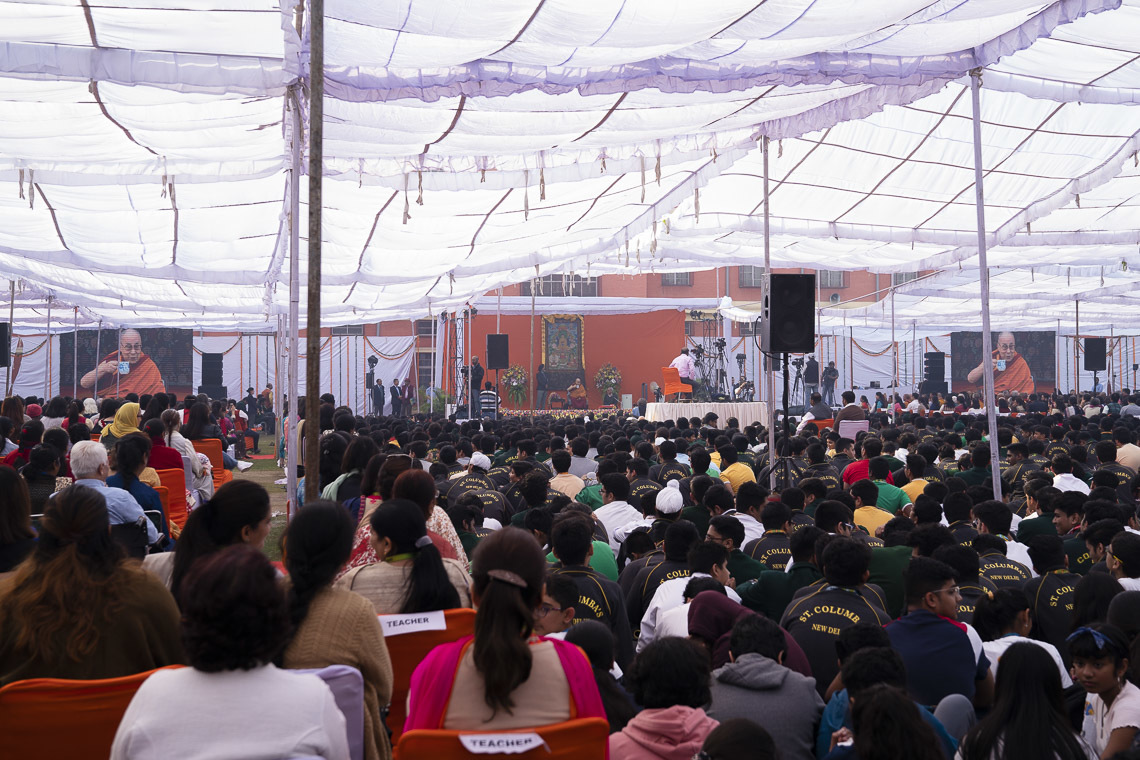 Гэгээн Колумбын дунд сургуульд явагдаж буй Дээрхийн Гэгээнтэн Далай Ламын илтгэл. Энэтхэг, Шинэ Дели. 2019.11.20. Гэрэл зургийг Тэнзин Чойжор.