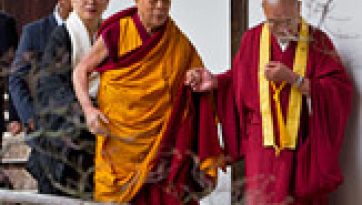 Японы Буддын шашны Шингон урсгалын төв болох Коясанд мөргөл үйлдлээ