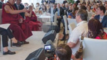 Бодь сэтгэл, энэрэл нигүүлслийг төрүүлэх нь... Дээрхийн гэгээн Далай ламын 80 насны ойн арга хэмжээ