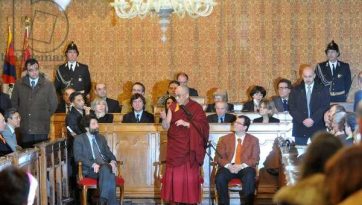 Венец хот Далай ламд хүндэтгэл үзүүлэв