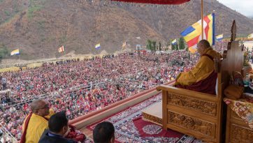 Тхүпсүн Даржайлин хийд дэх нээлтийн ажиллагаа, номын айлдвар, Жанрайсиг бурхны авшиг