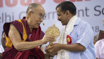 Дэли хотын ахлах сайд Арвинд Кежривалд баяр хүргэлээ