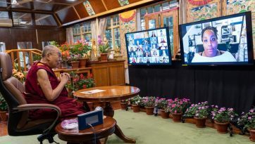 Аз жаргалтай дэлхийг бүтээхүй