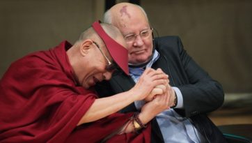 Михаил Горбачев таалал төгссөнд эмгэнэл илэрхийлэв