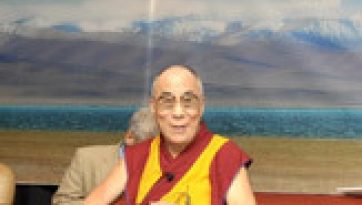 Дээрхийн гэгээн XIV Далай лам Төвөд ба Хятад улсын харилцааны талаар Бээжин хотын бага хуралд айлдвар хийв