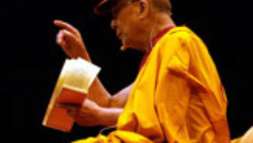 Дээрхийн гэгээн XIV Далай лам Франц улсад айлдвар номлолуудаа эхлүүллээ