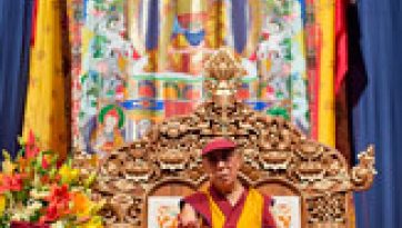 Милан хот дахь Дээрхийн гэгээний номын айлдвар