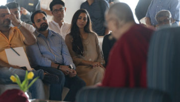 Эрдэмтэд, судлаач, дипломатуудтай уулзлаа