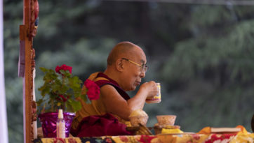 Манали дахь номын айлдвар – Эхний өдөр