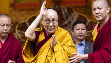 Манали дахь номын айлдвар өндөрлөв