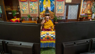 Азийн сүсэгтнүүдийн хүсэлтээр ном айлдав – 1 дэх өдөр