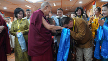 Дарамсала дахь семинарт оролцож буй Монголчуудыг хүлээн авч уулзав