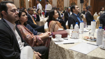 Энэтхэгийн Манлайллын зөвлөлд үг хэлэв