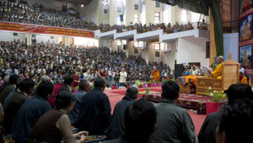 Teachings on Buddhism for Young Tibetans