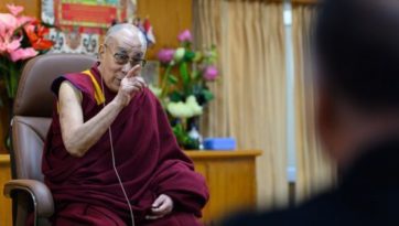 Энэтхэгийн буддист болон хэвлэл мэдээллийн оюутнуудтай уулзав 