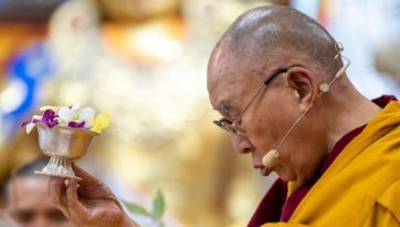 Гомбо Сахиусны даган соёрхол