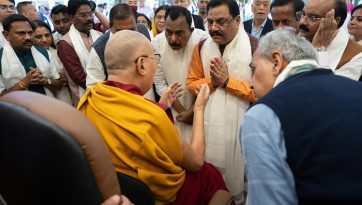 Энэтхэгийн Парламентын гишүүдтэй уулзав